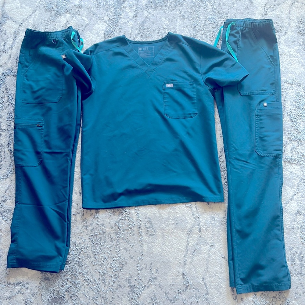 Men’s L Caribbean Blue FIGS scrub set